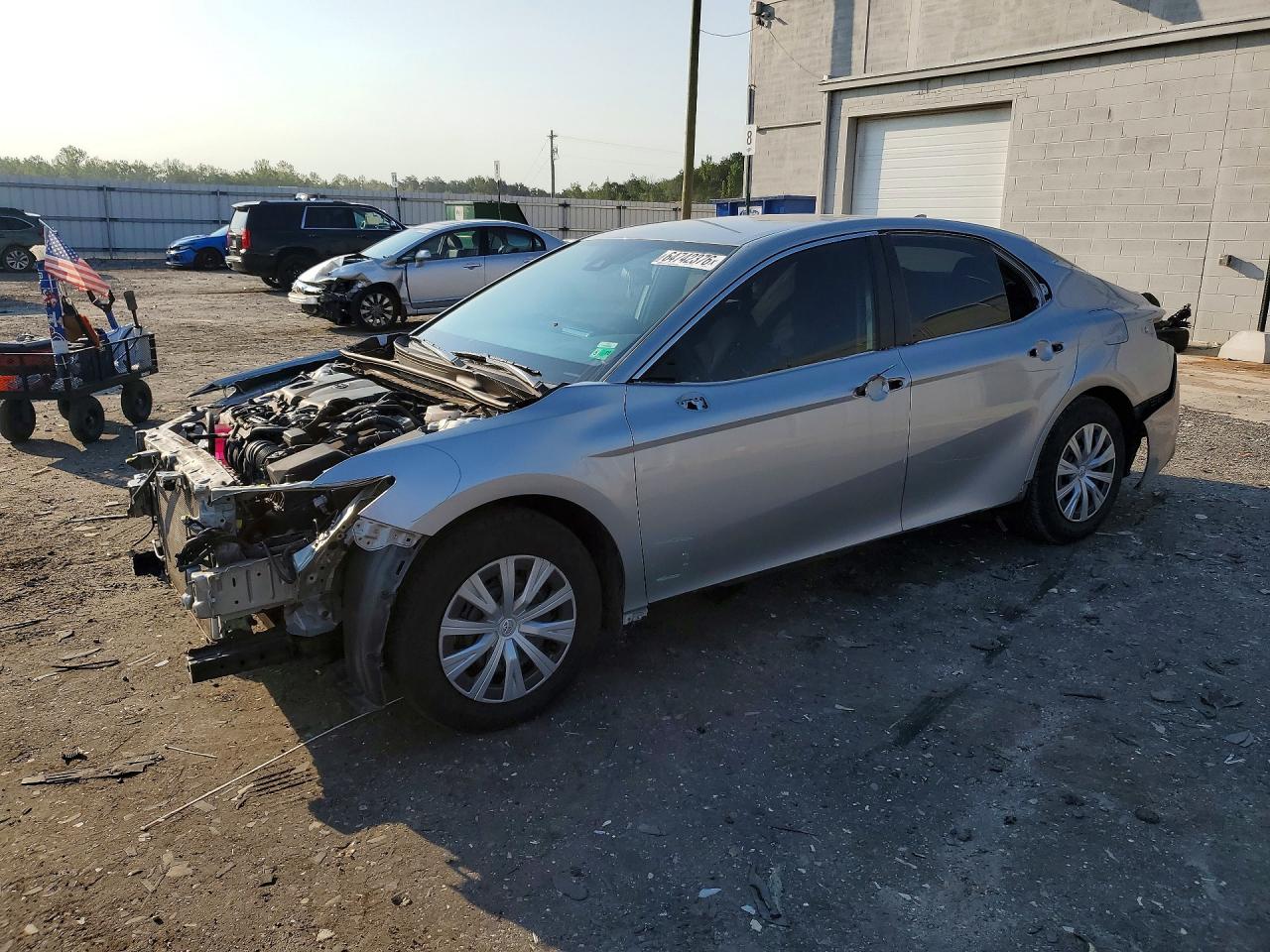 2022 TOYOTA CAMRY LE