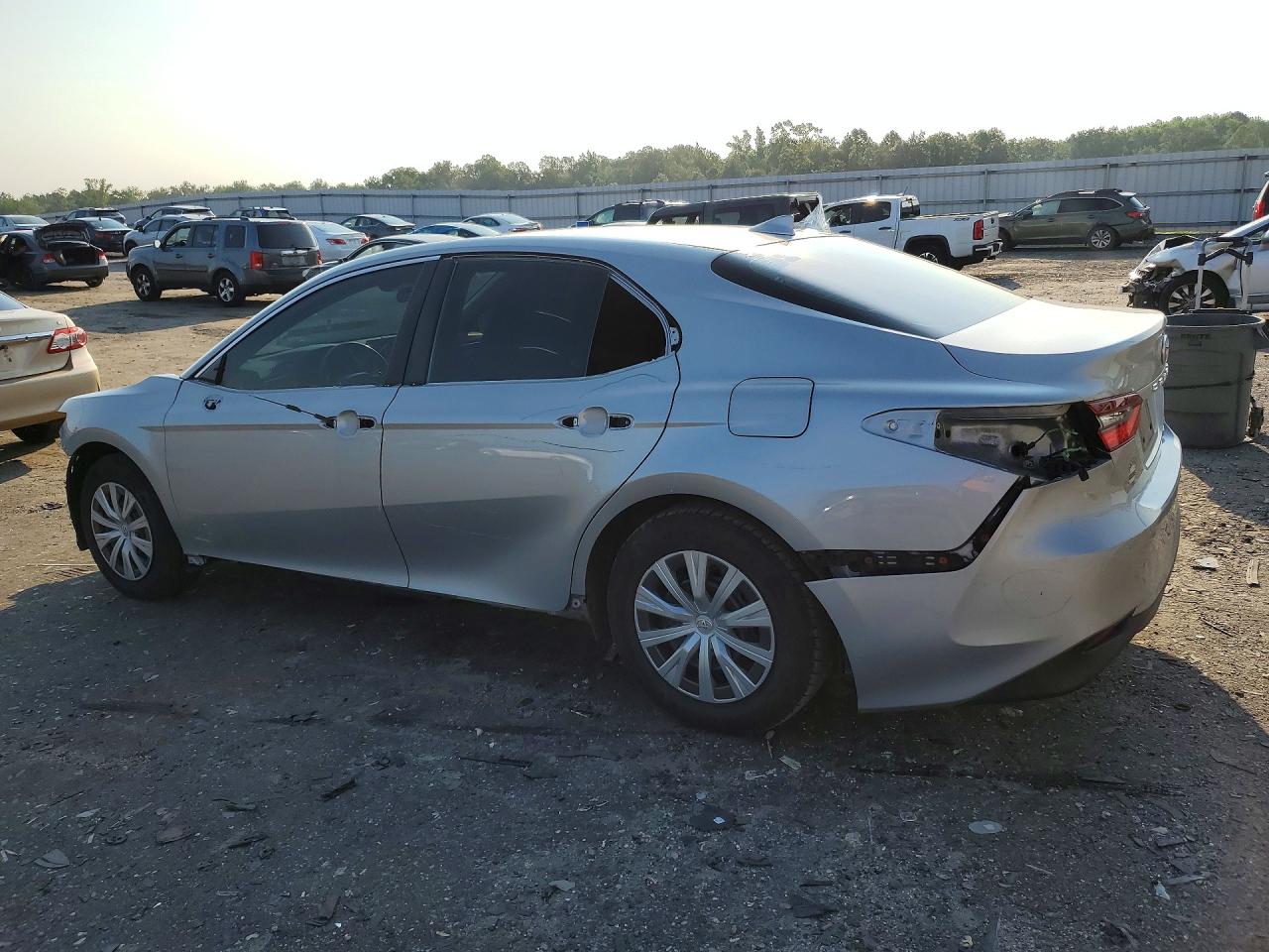 2022 TOYOTA CAMRY LE — снимка 2