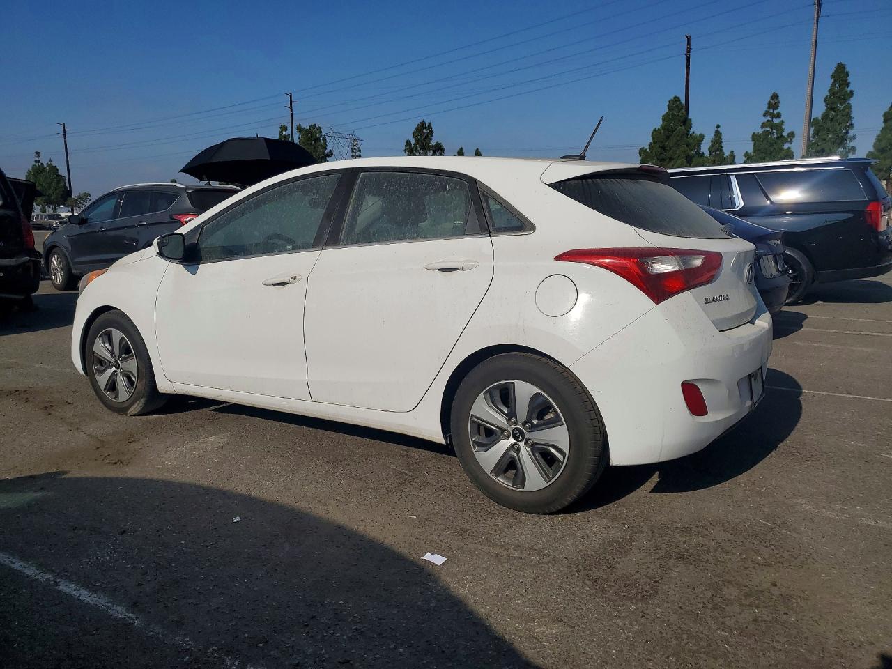 2017 HYUNDAI ELANTRA GT BASE — снимка 2
