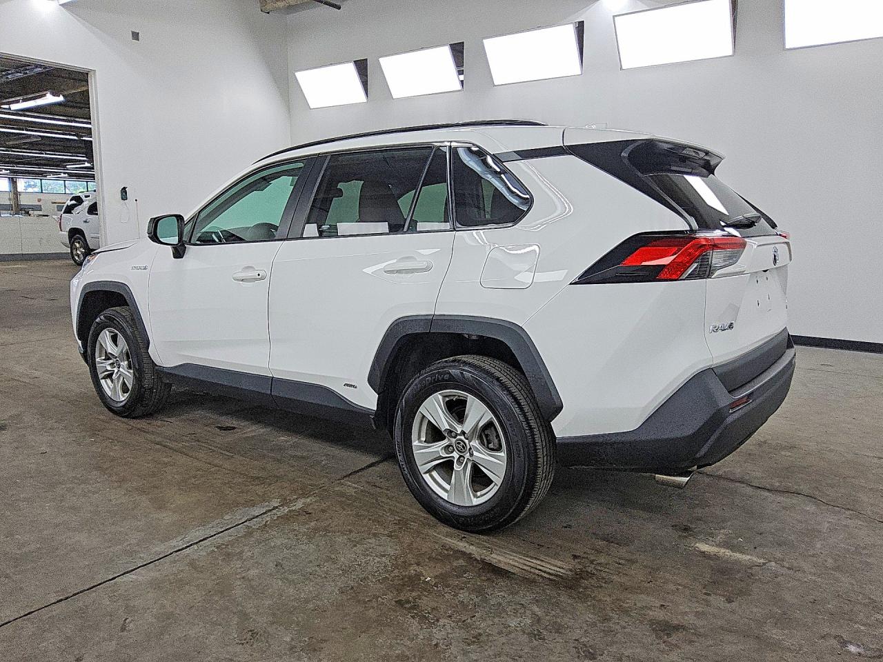 2021 TOYOTA RAV4 LE — снимка 2