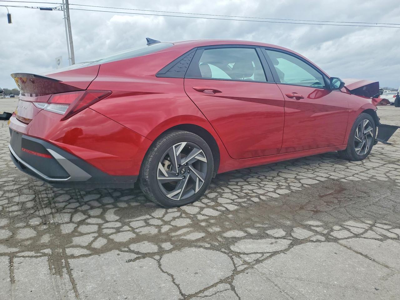 2025 HYUNDAI ELANTRA SEL SPORT — снимка 3