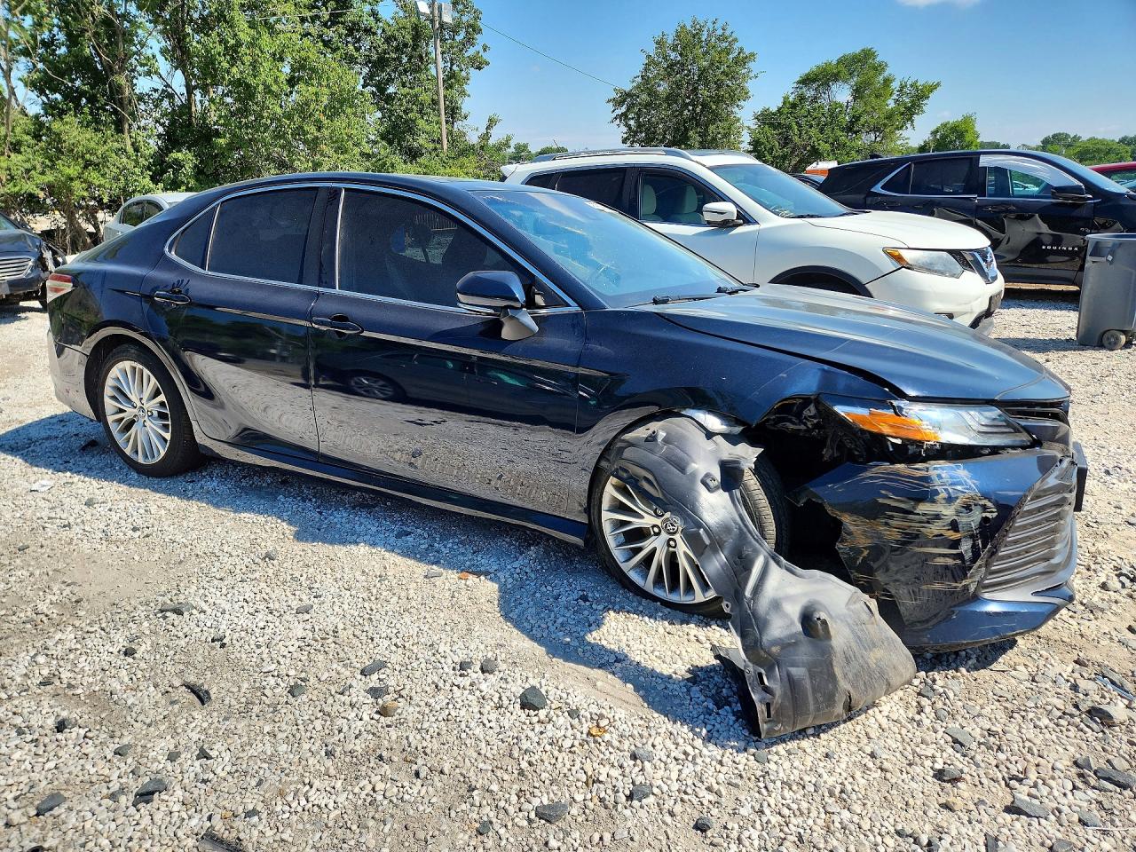 2018 TOYOTA CAMRY XLE V6 — снимка 4