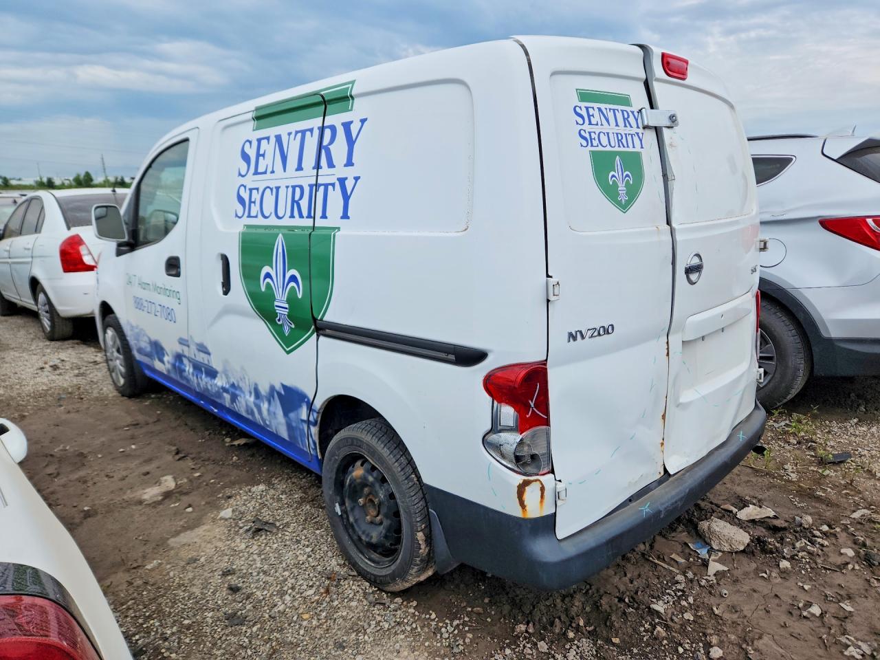 2015 NISSAN NV200 SV — снимка 2