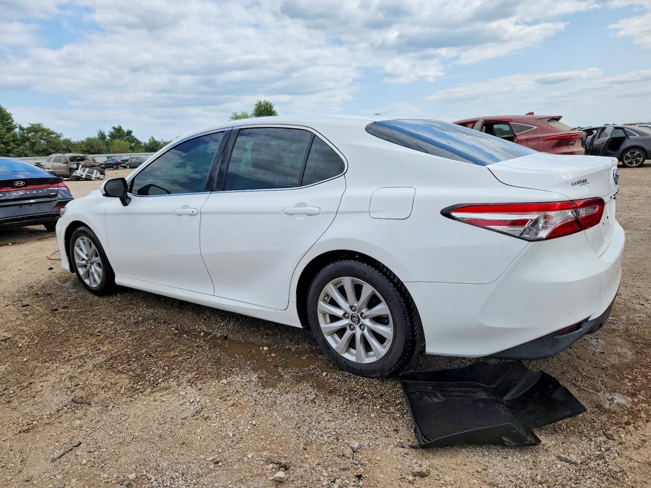 2018 TOYOTA CAMRY LE — снимка 2