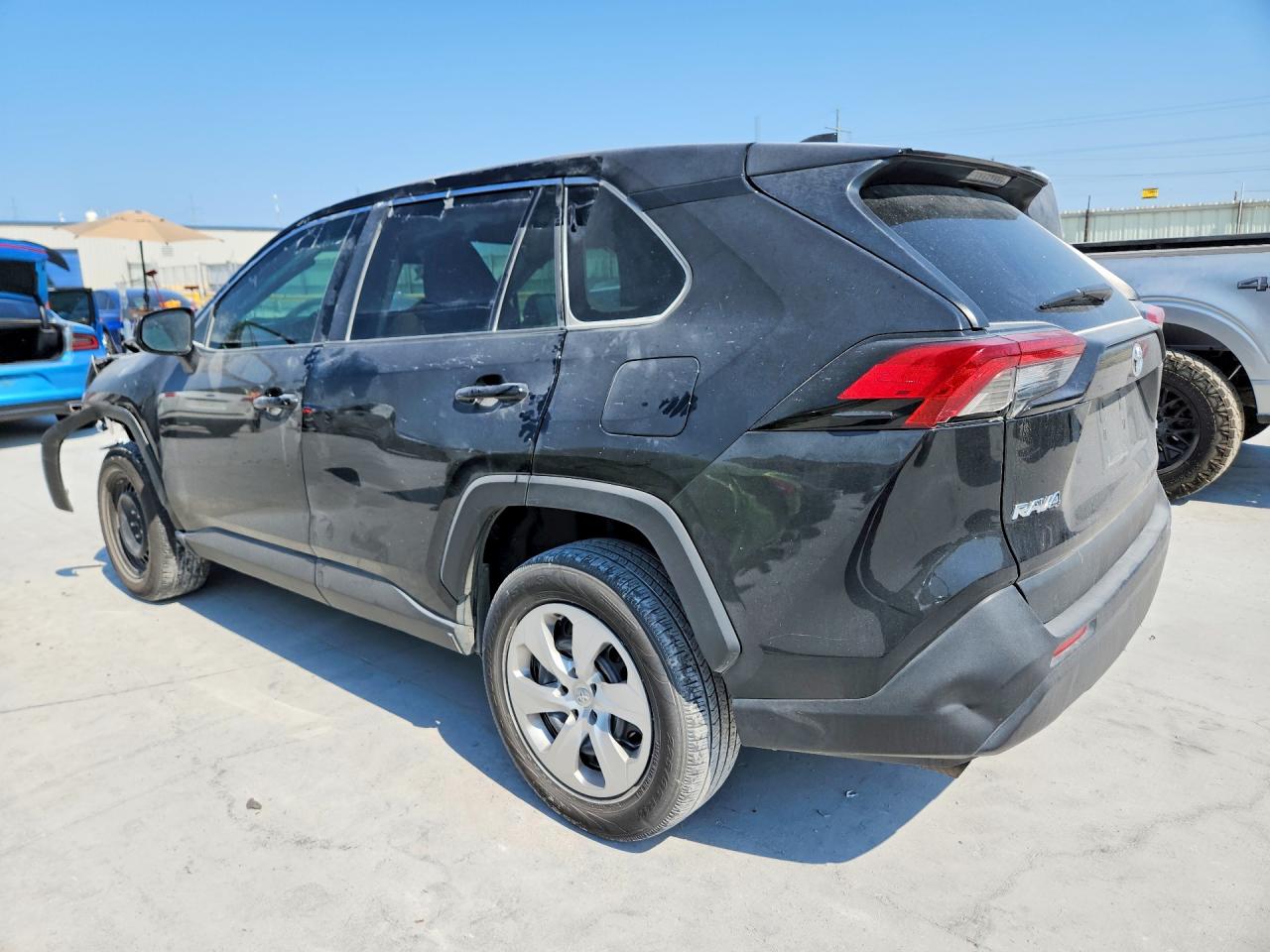 2022 TOYOTA RAV4 LE — снимка 2
