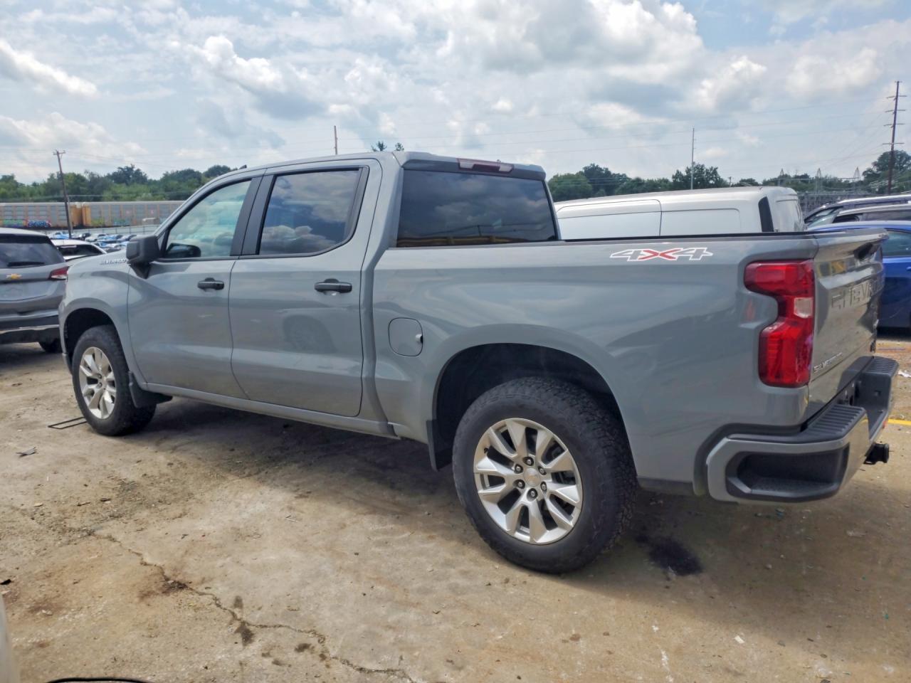2024 CHEVROLET SILVERADO K1500 CUSTOM — снимка 2