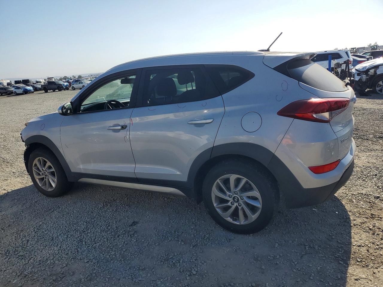 2017 HYUNDAI TUCSON SE — снимка 2