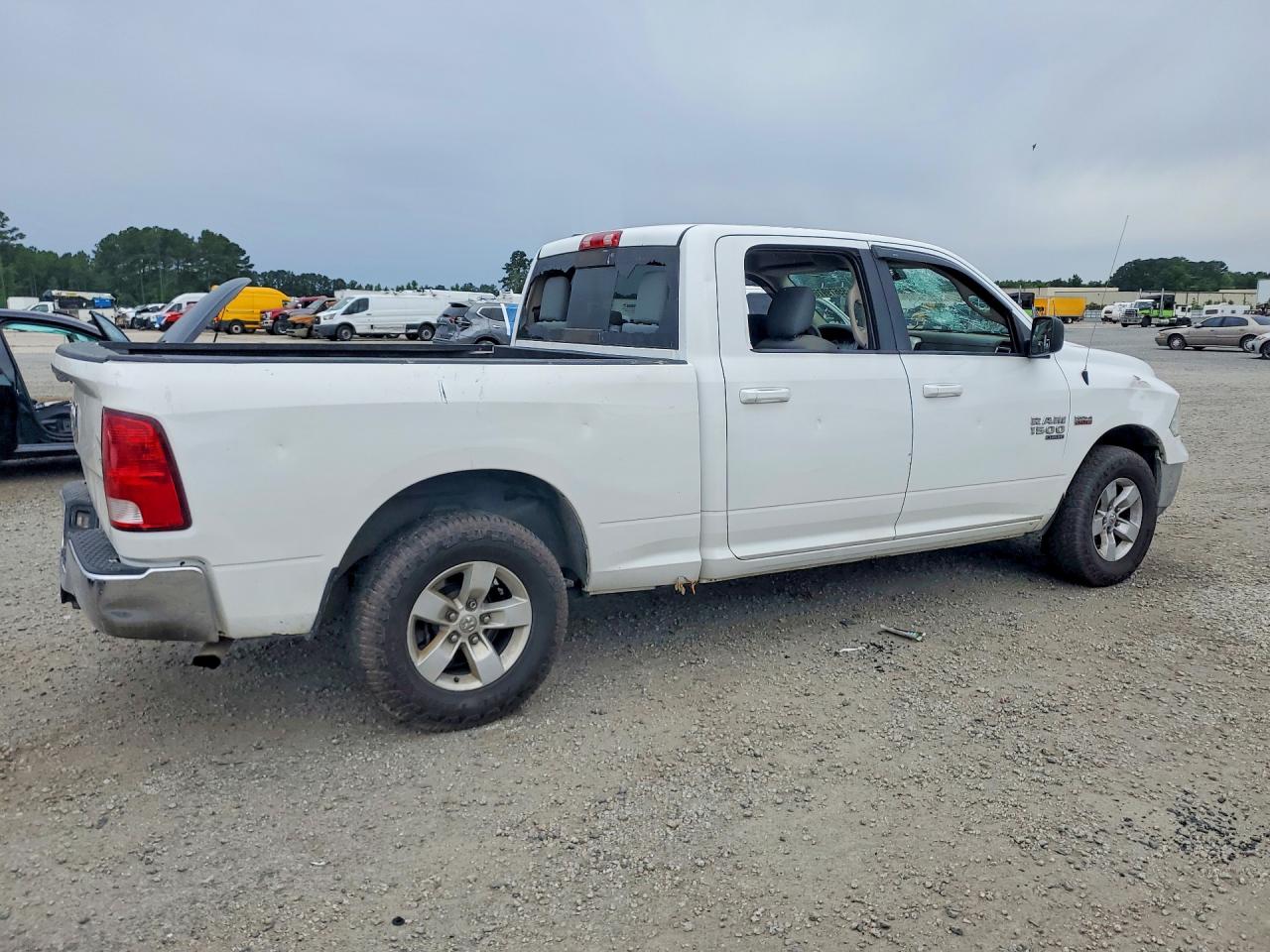 2019 RAM 1500 CLASSIC SLT — снимка 3