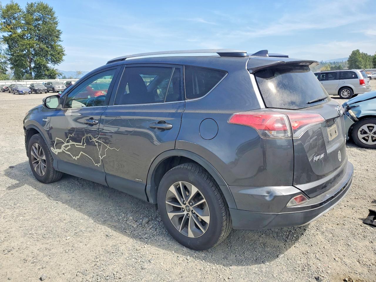 2016 TOYOTA RAV4 HV XLE — снимка 2