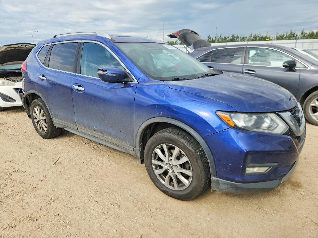 2017 NISSAN ROGUE SV — снимка 4