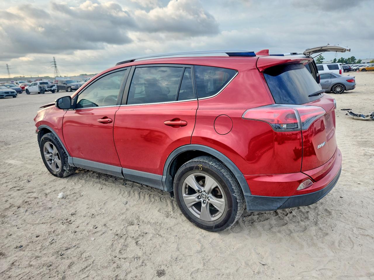 2017 TOYOTA RAV4 LE — снимка 2