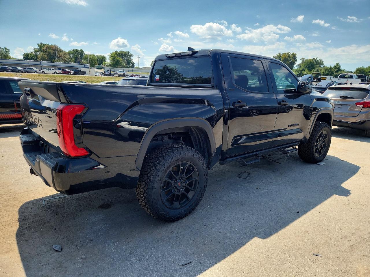 2024 TOYOTA TUNDRA SR5 — снимка 3
