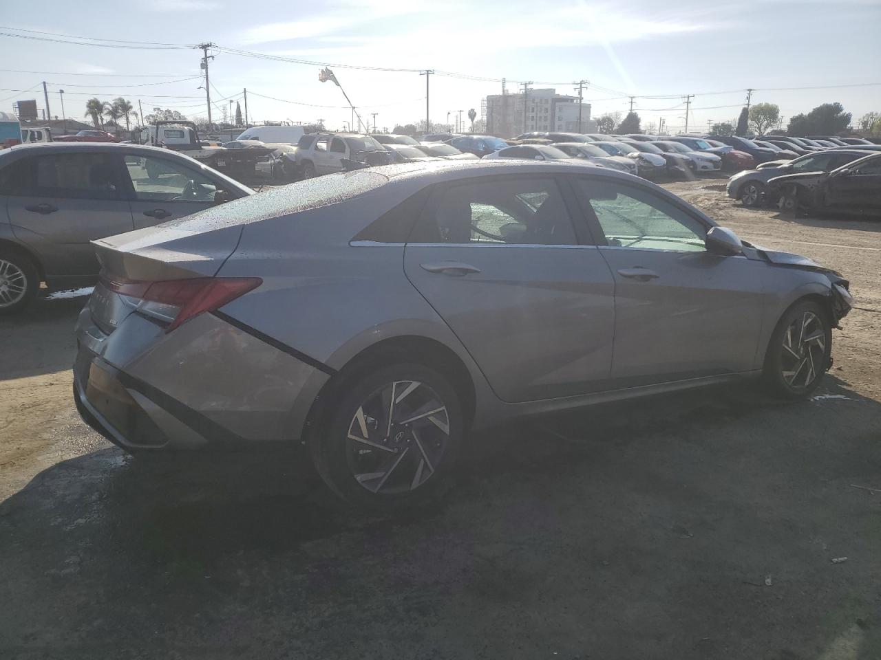 2024 HYUNDAI ELANTRA LIMITED — снимка 3