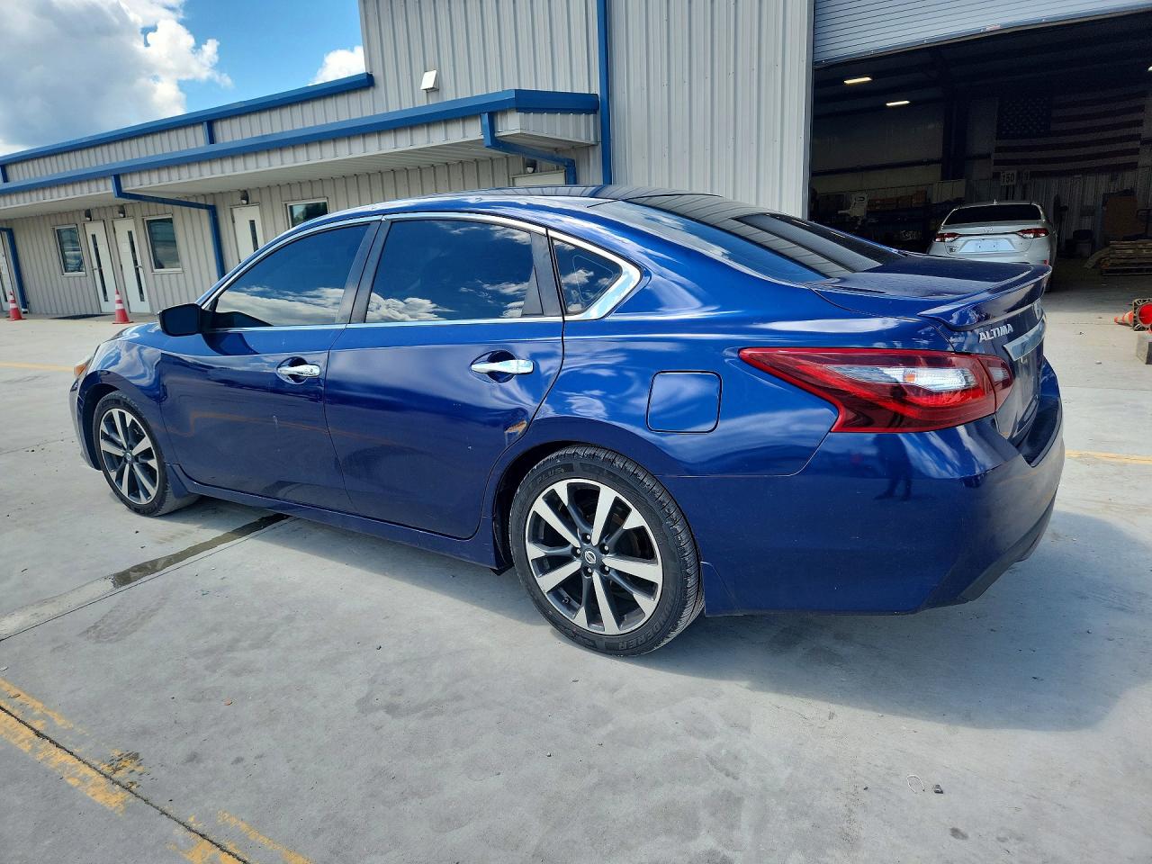 2017 NISSAN ALTIMA 2.5 SR — снимка 2