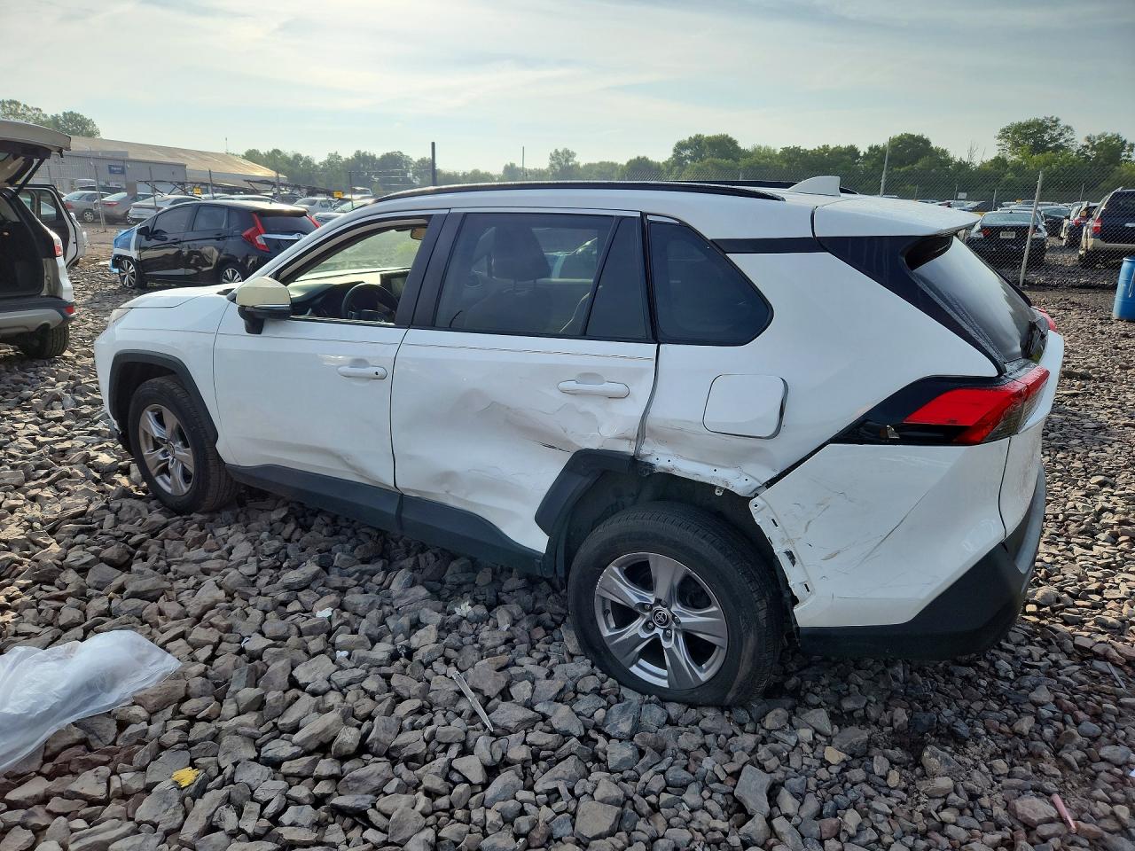 2022 TOYOTA RAV4 XLE — снимка 2