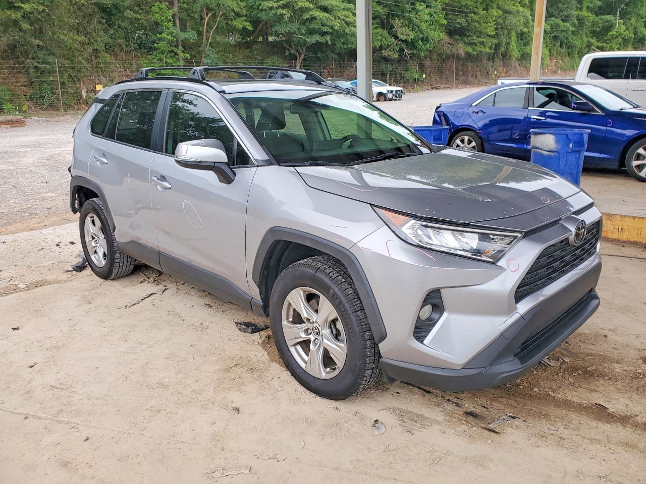 2020 TOYOTA RAV4 XLE — снимка 4