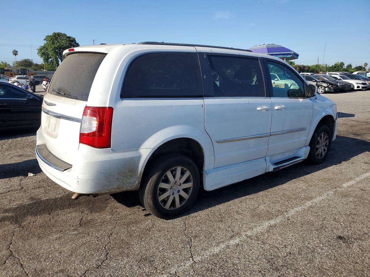2015 CHRYSLER TOWN & COUNTRY TOURING — снимка 3