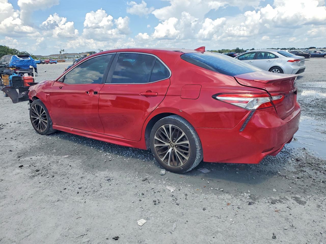 2020 TOYOTA CAMRY SE — снимка 2