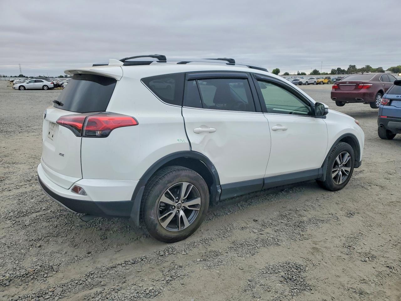 2017 TOYOTA RAV4 XLE — снимка 3
