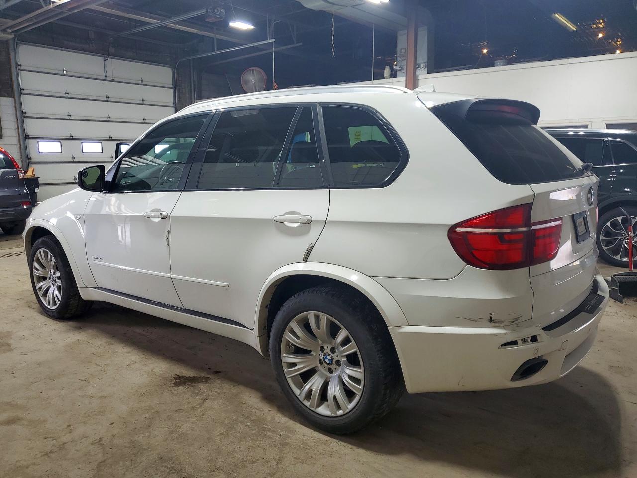 2013 BMW X5 XDRIVE50I — снимка 2