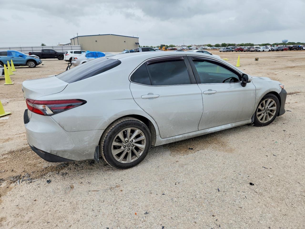 2022 TOYOTA CAMRY LE — снимка 3
