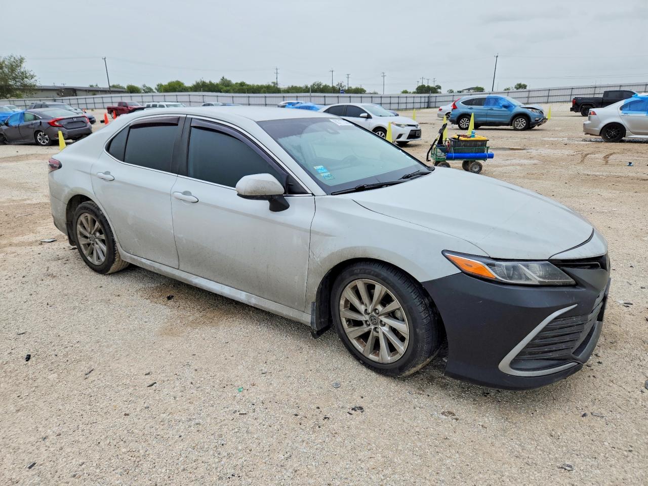 2022 TOYOTA CAMRY LE — снимка 4