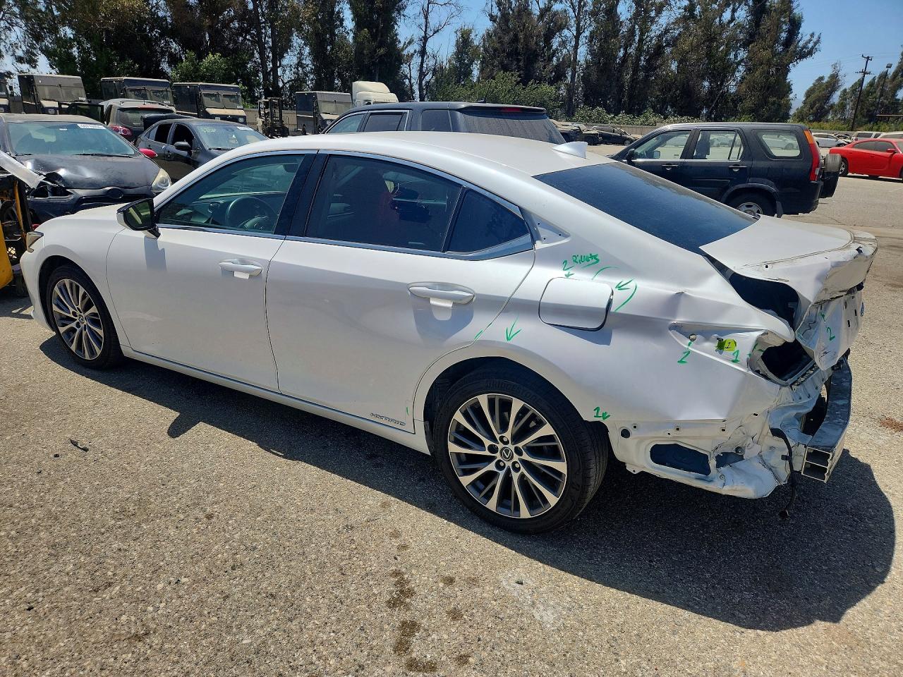 2019 LEXUS ES 300H — снимка 2