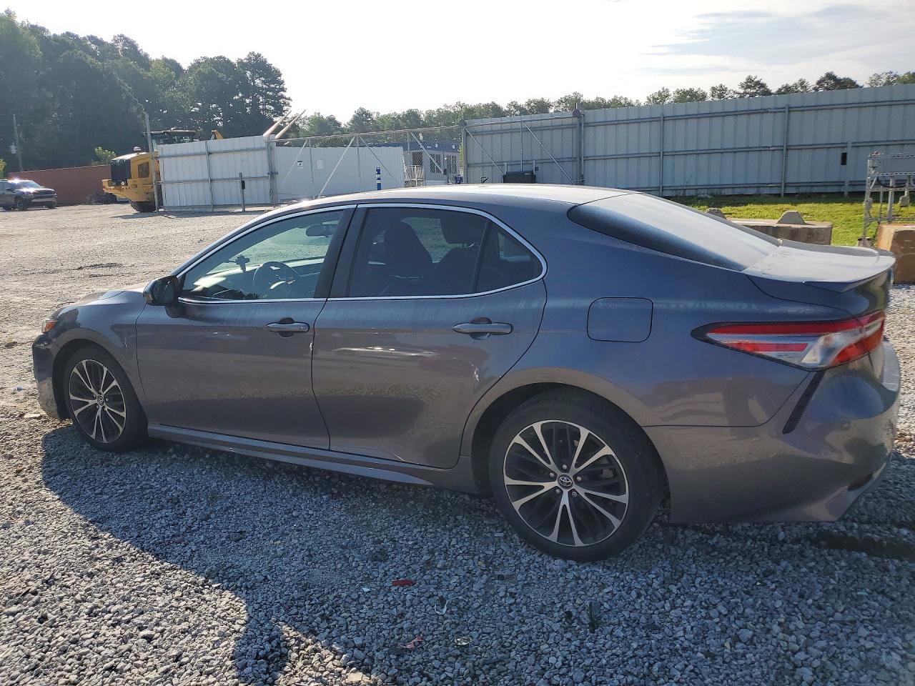 2018 TOYOTA CAMRY SE — снимка 2