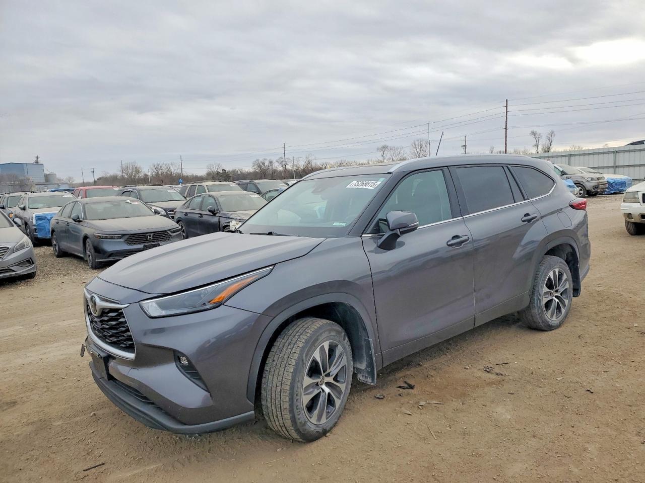 2022 TOYOTA HIGHLANDER XLE