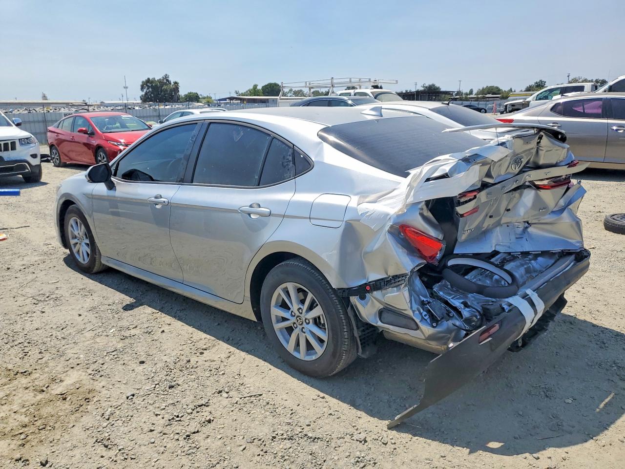 2026 TOYOTA CAMRY LE — снимка 2