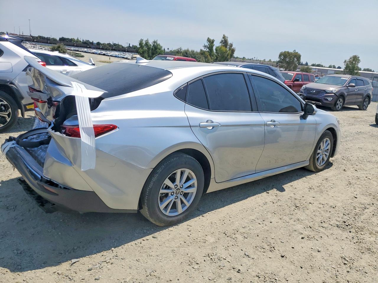 2026 TOYOTA CAMRY LE — снимка 3