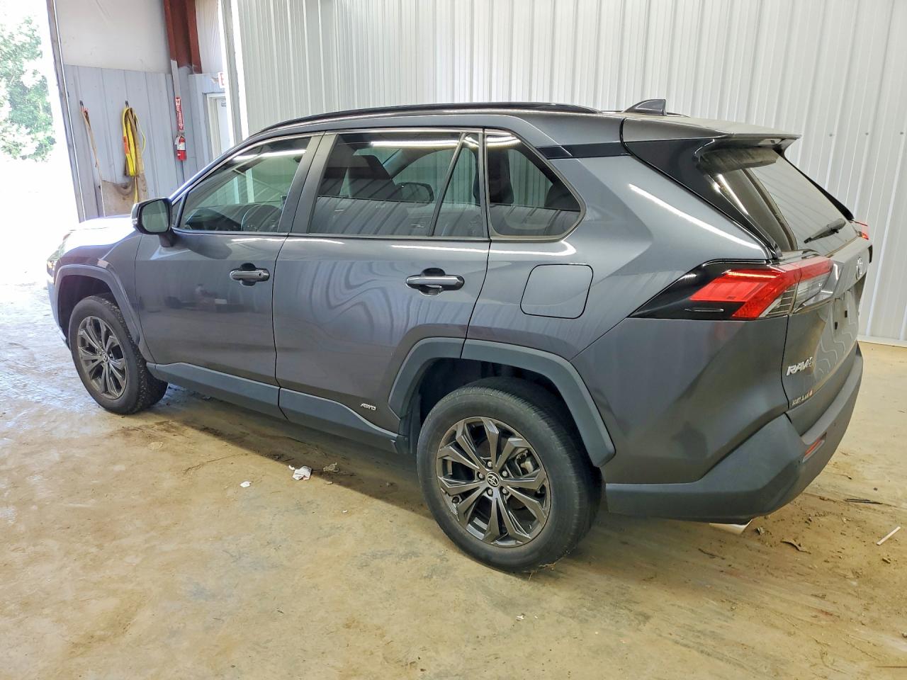 2020 TOYOTA RAV4 XLE PREMIUM — снимка 2