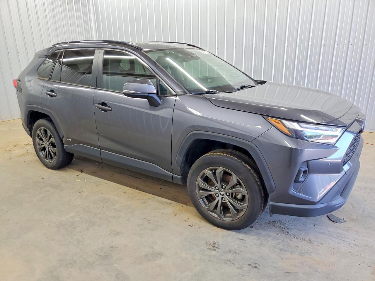 2020 TOYOTA RAV4 XLE PREMIUM — снимка 4