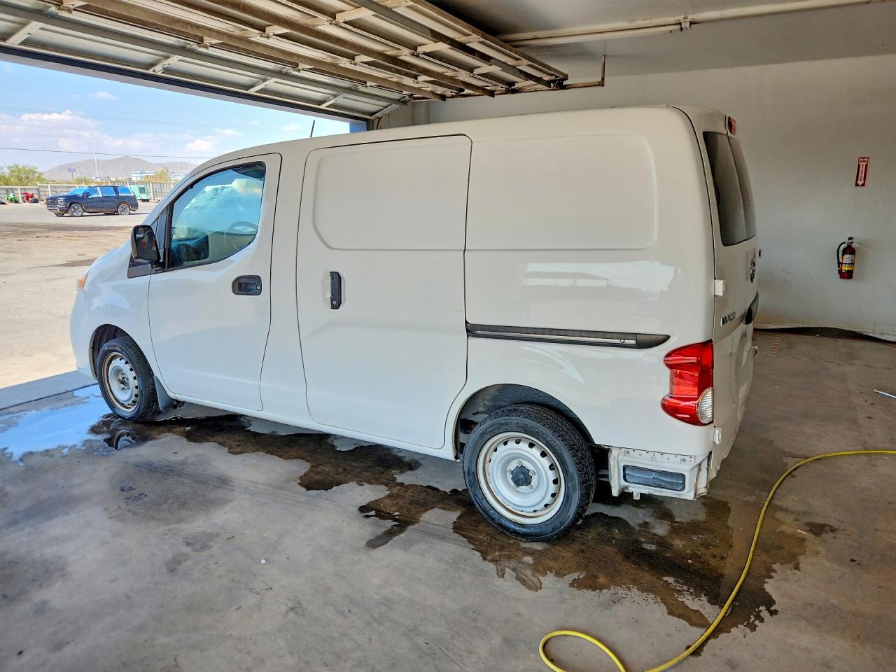 2020 NISSAN NV200 — снимка 2