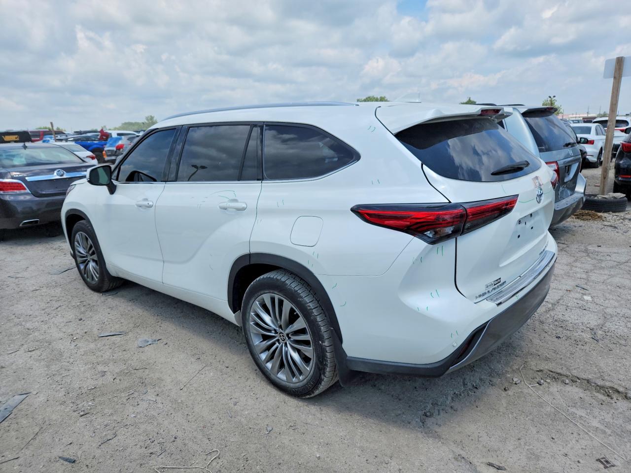 2021 TOYOTA HIGHLANDER PLATINUM — снимка 2