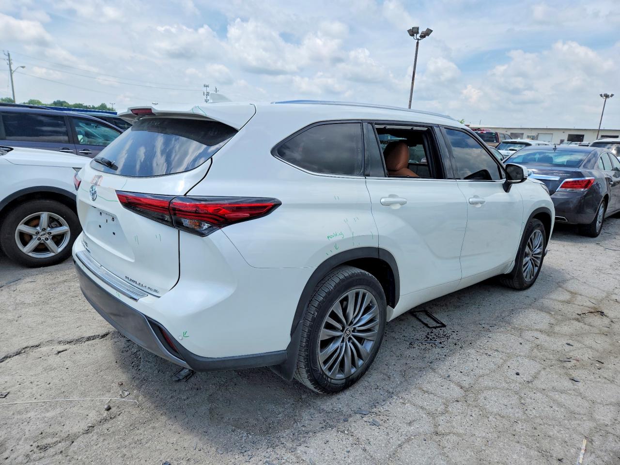2021 TOYOTA HIGHLANDER PLATINUM — снимка 3