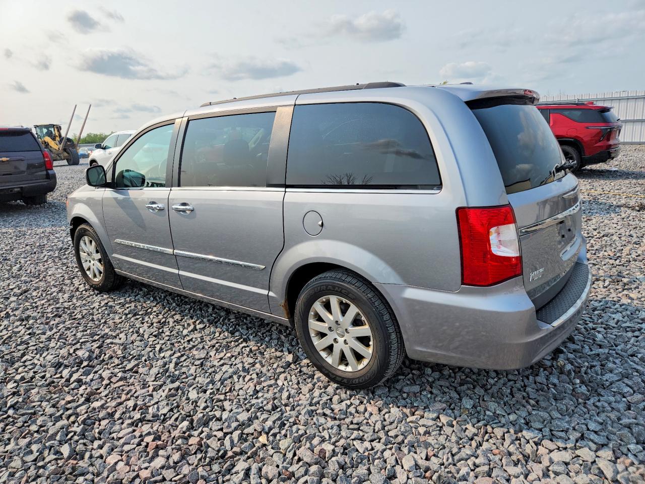2015 CHRYSLER TOWN & COUNTRY TOURING — снимка 2