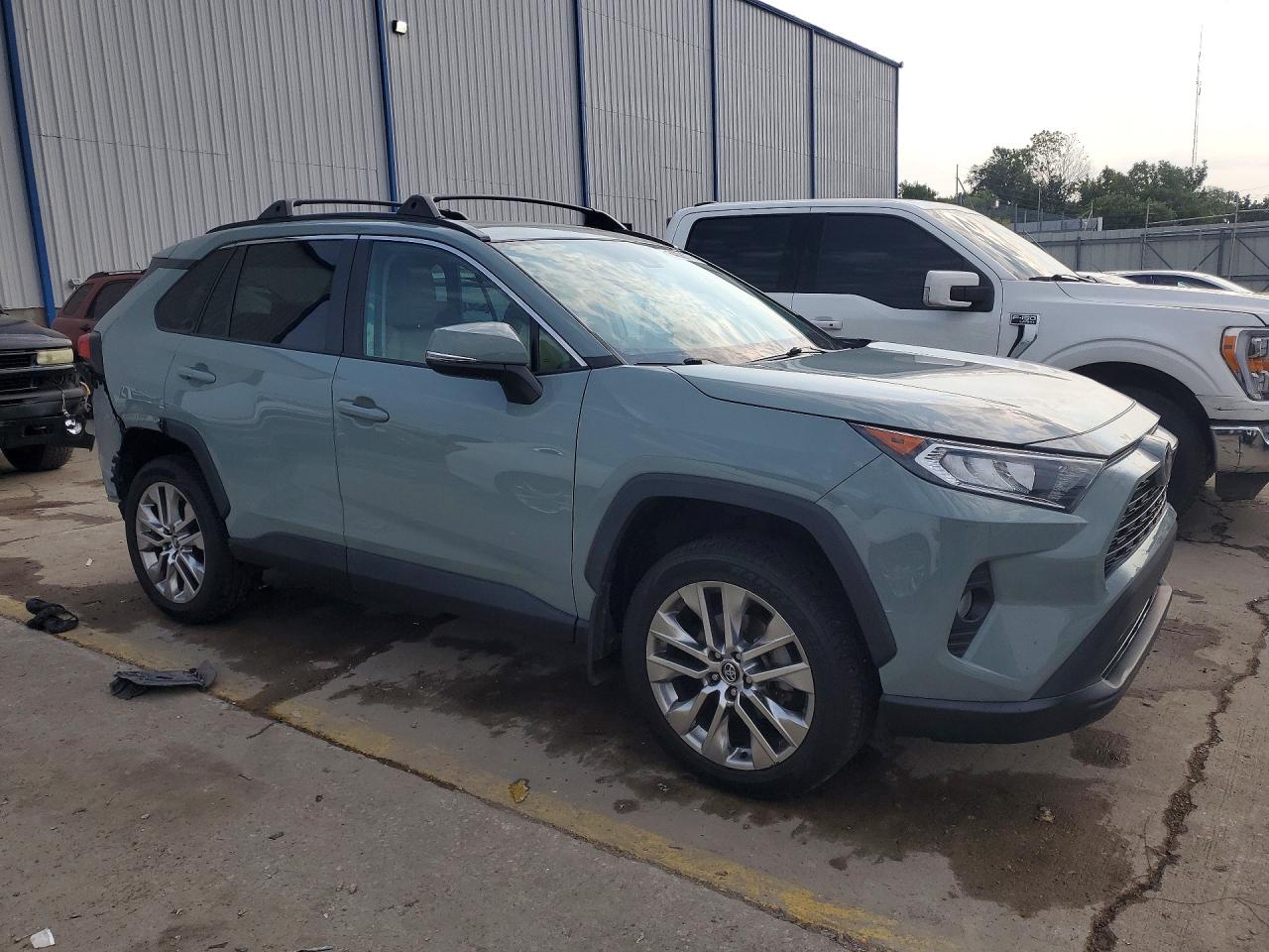 2020 TOYOTA RAV4 XLE PREMIUM — снимка 4