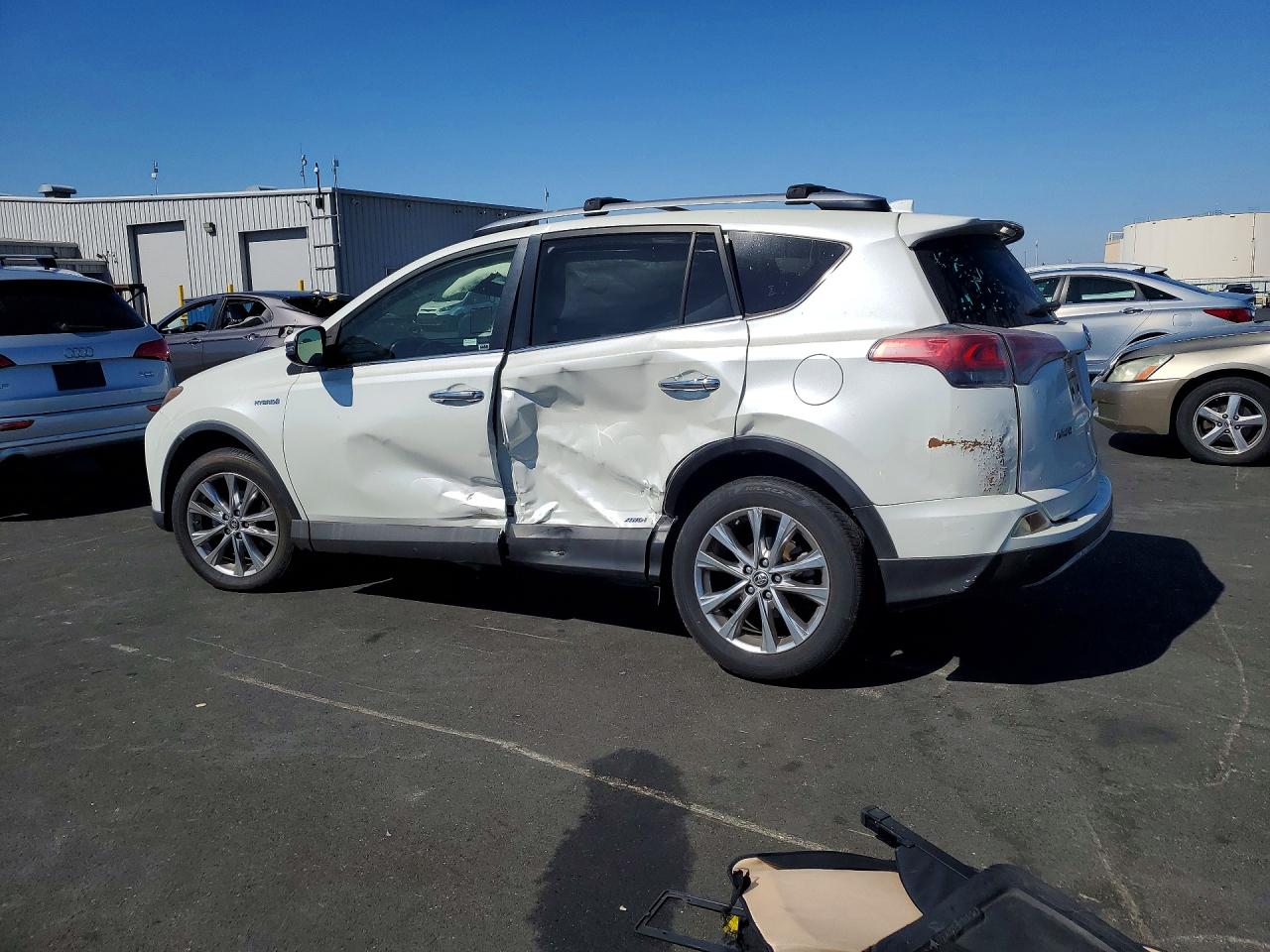 2017 TOYOTA RAV4 HV LIMITED — снимка 2