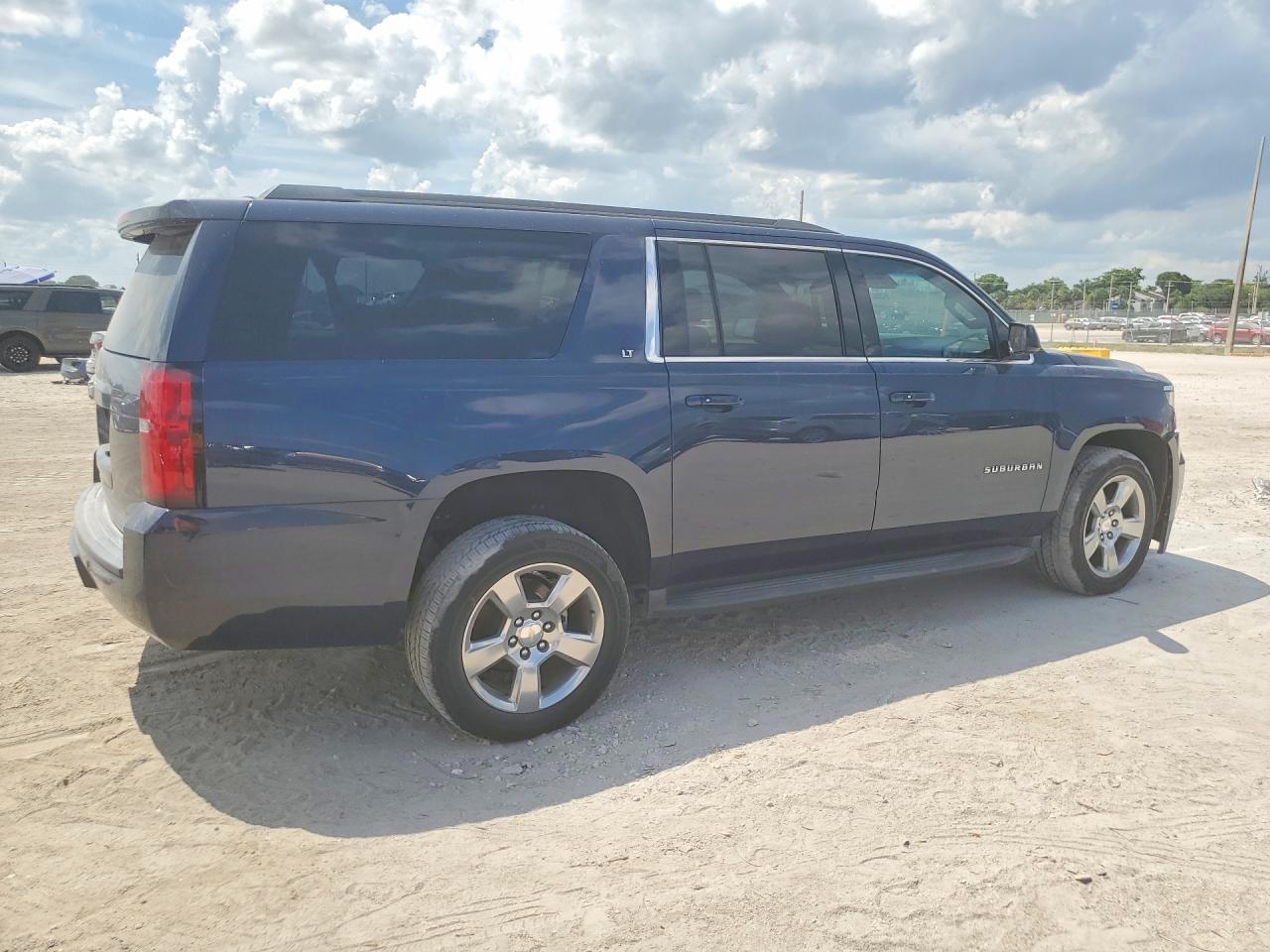 2018 CHEVROLET SUBURBAN K1500 LT — снимка 3