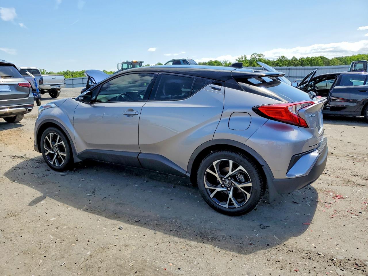2019 TOYOTA C-HR LIMITED — снимка 2