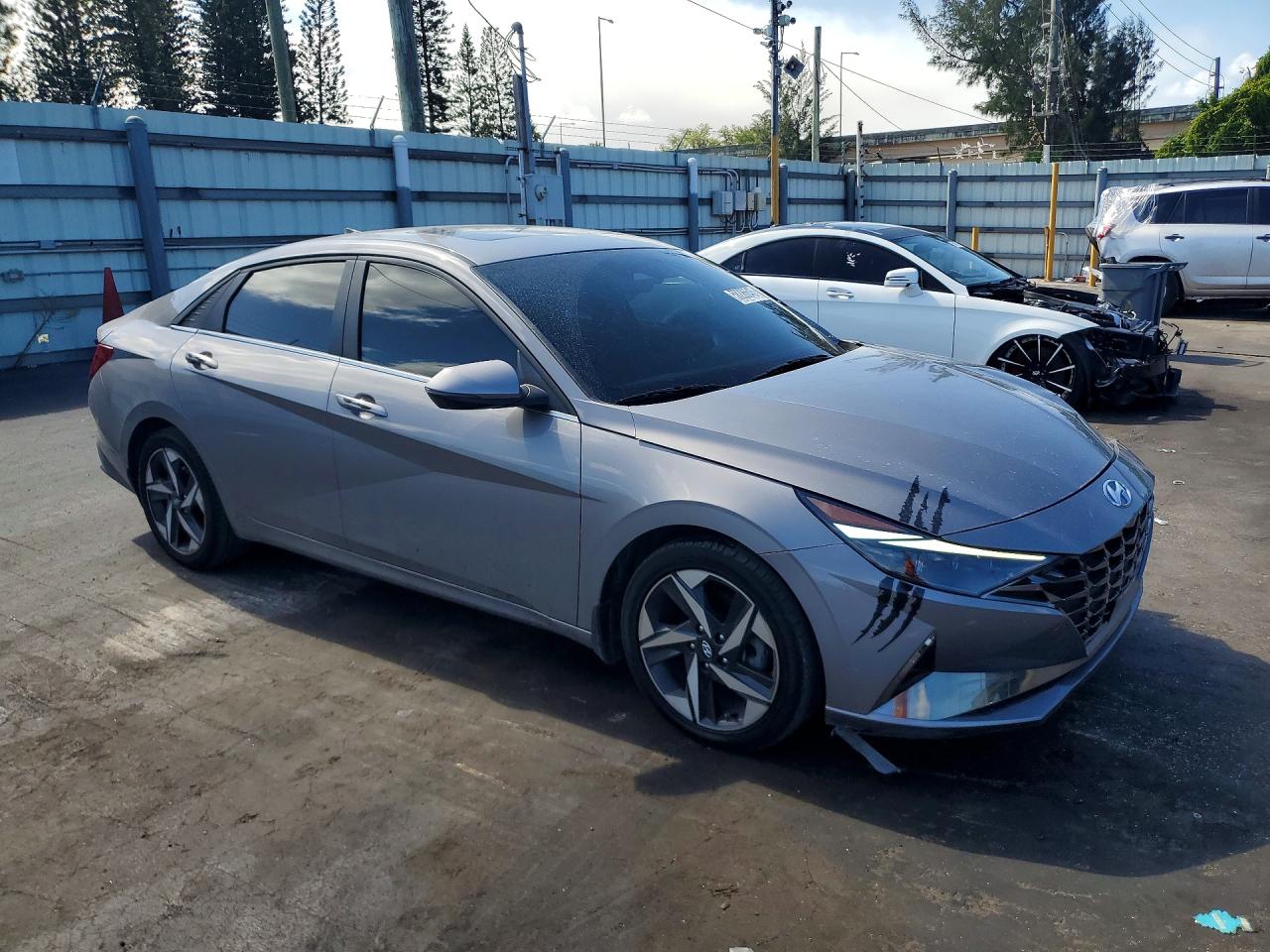 2023 HYUNDAI ELANTRA LIMITED — снимка 4