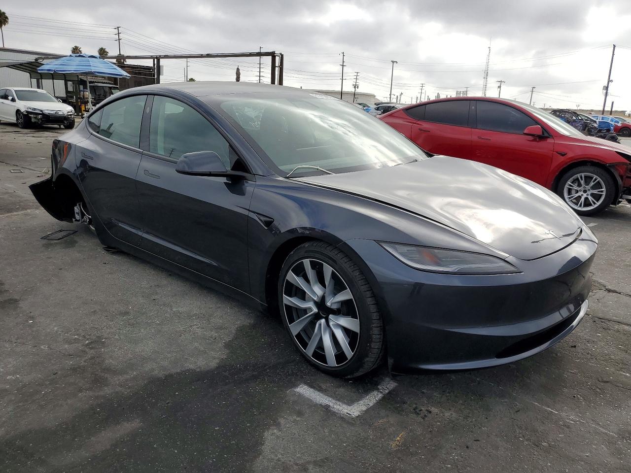 2025 TESLA MODEL 3 — снимка 4