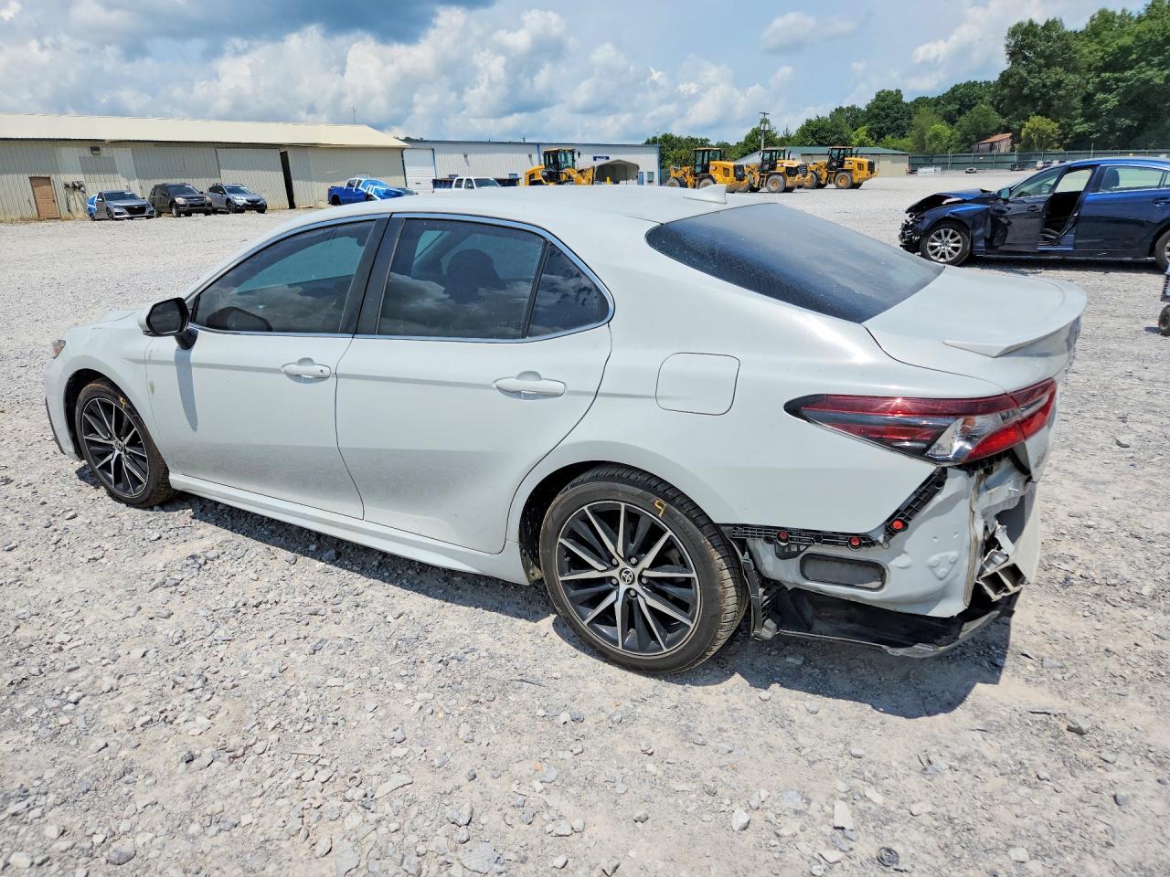2022 TOYOTA CAMRY SE — снимка 2