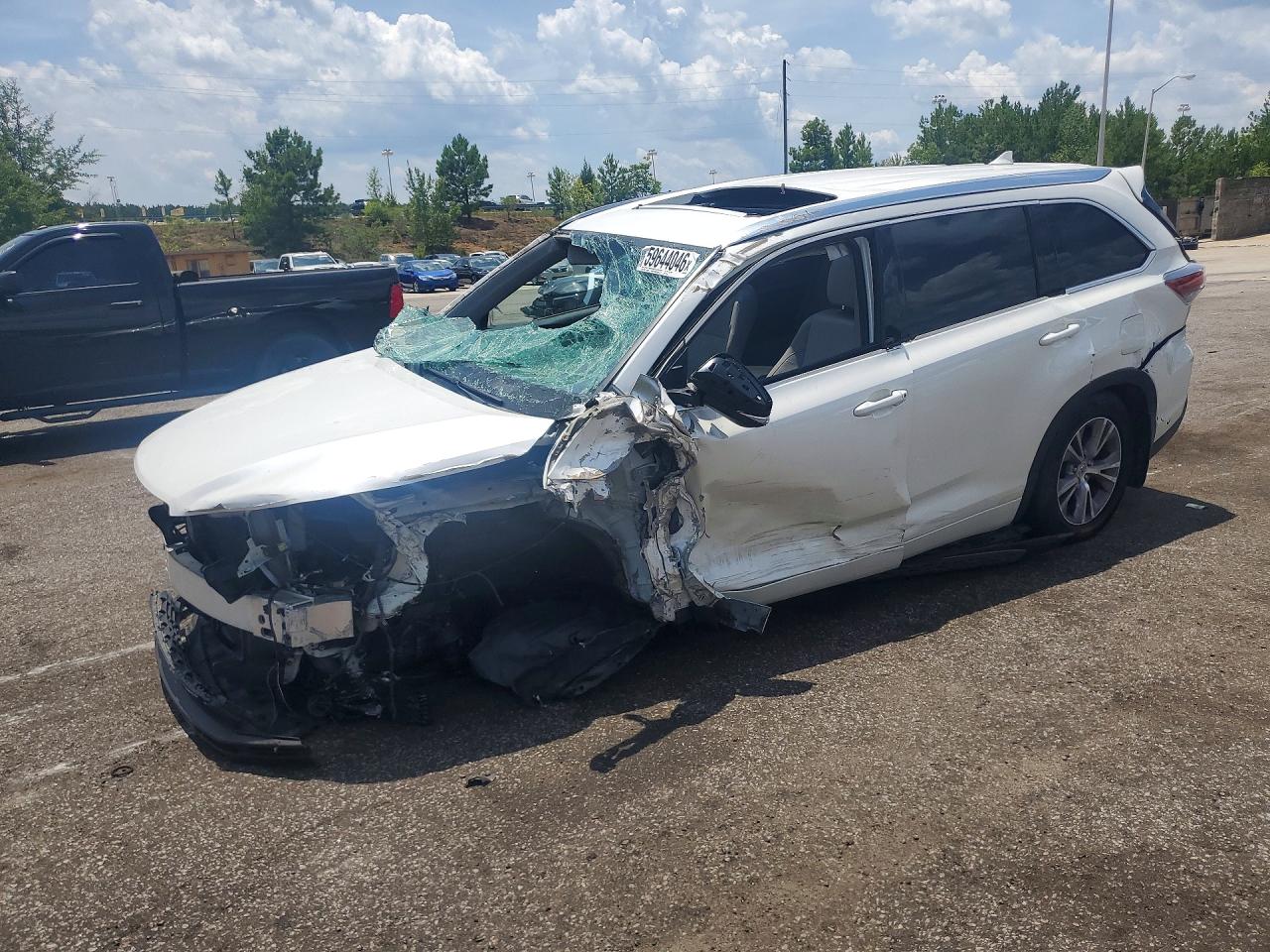 2015 TOYOTA HIGHLANDER XLE