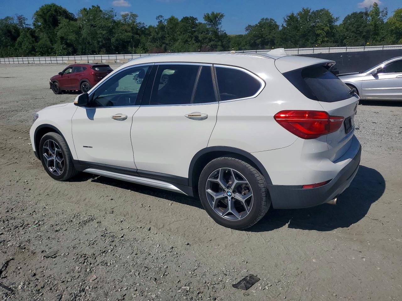 2017 BMW X1 SDRIVE28I — снимка 2