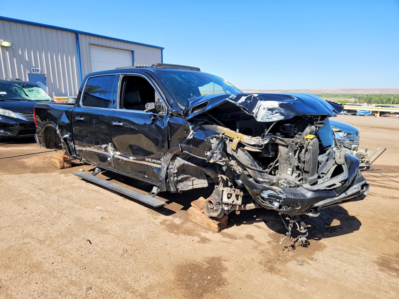 2019 RAM 1500 LIMITED — снимка 4