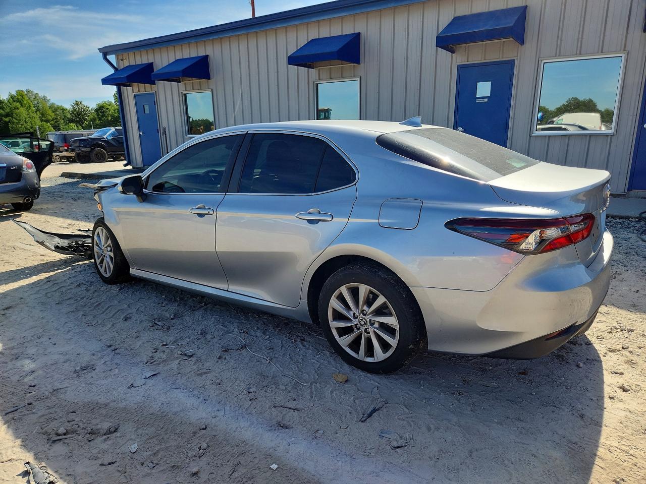 2022 TOYOTA CAMRY LE — снимка 2