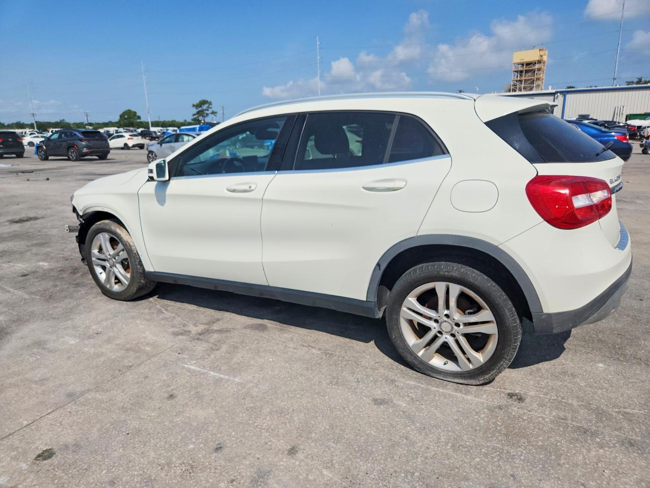 2017 MERCEDES-BENZ GLA 250 4MATIC — снимка 2