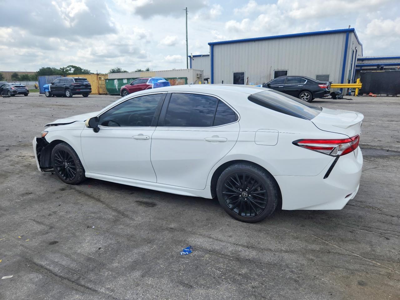 2018 TOYOTA CAMRY SE — снимка 2